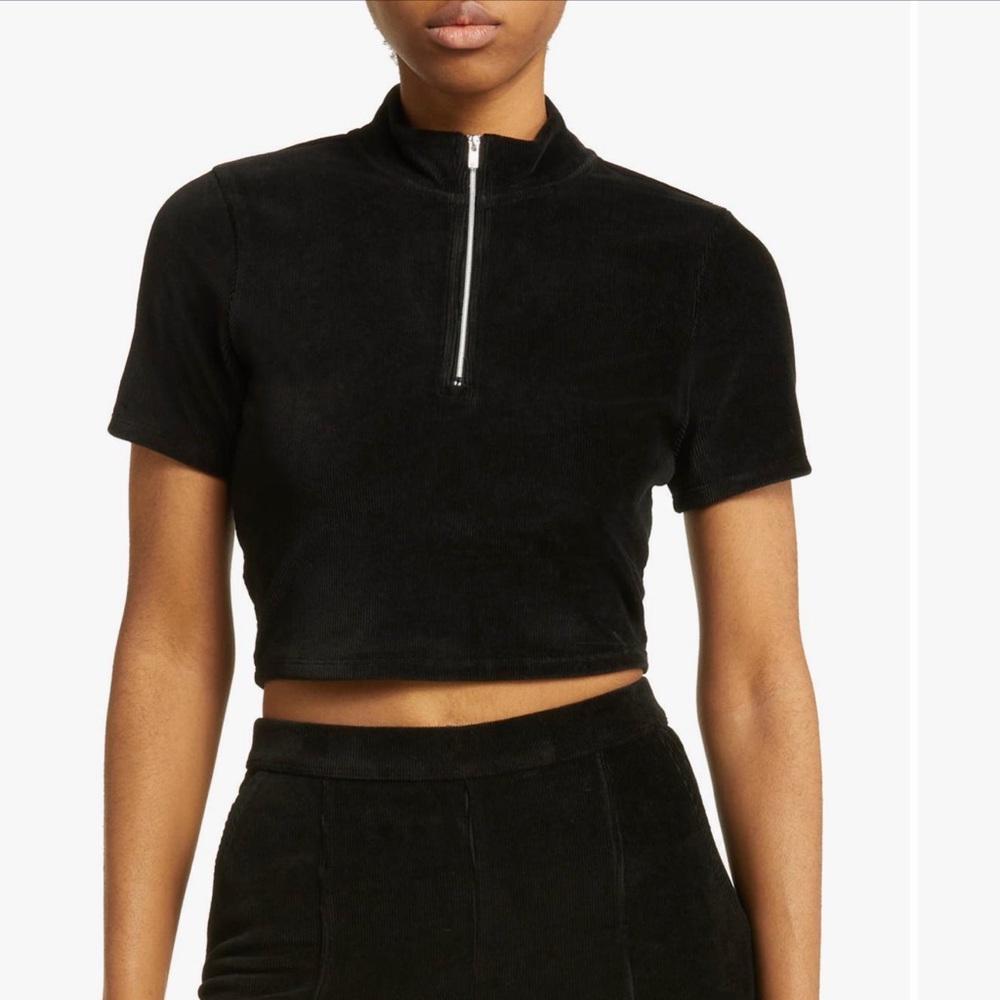 ALO Yoga Black Zip-Up Crop Top